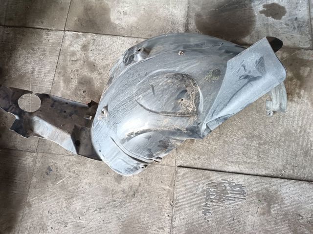 Підкрилок переднього крила, правий задній A1696982830 MERCEDES