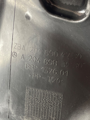 Підкрилок переднього крила, лівий передній A2046905730 MERCEDES