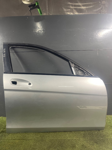 Дверка передня права A2047200205 MERCEDES