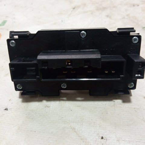 Кнопка аварійки A2088200310 MERCEDES