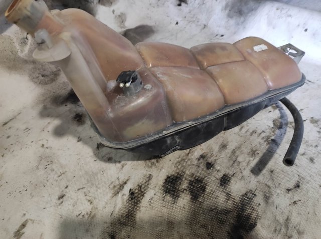 Бачок системи охолодження двигуна розширювальний A2105000249 MERCEDES