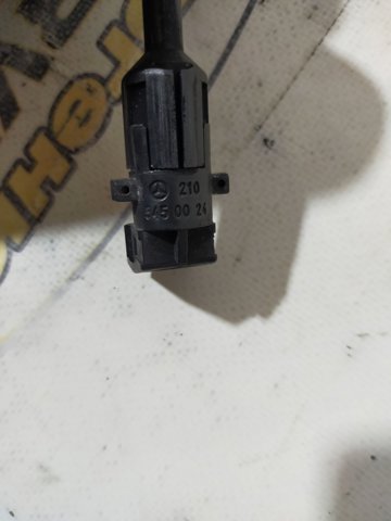 Датчик рівня охолоджуючої рідини A2105450024 MERCEDES