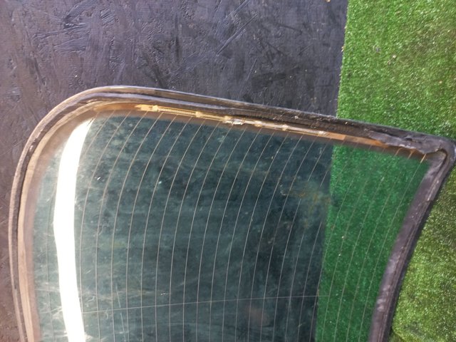 Скло заднє A2106702080 MERCEDES
