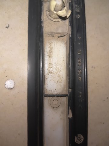 Накладка переднього лівого крила A2106902562 MERCEDES