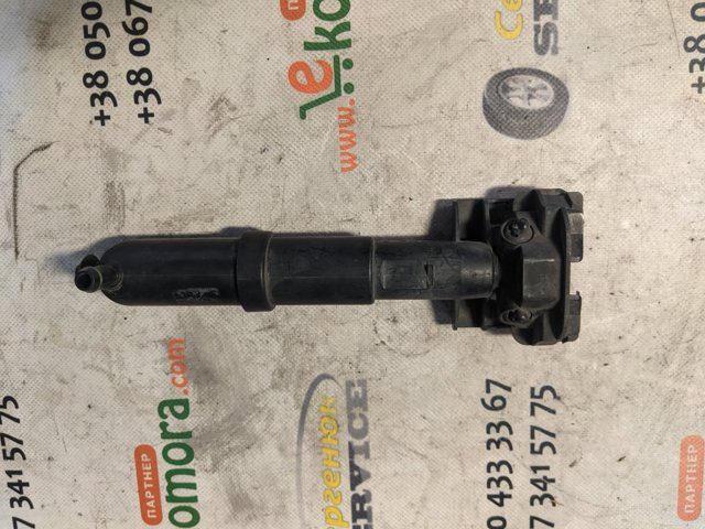 Сопло омивача фари передньої, правої A2108600647 MERCEDES