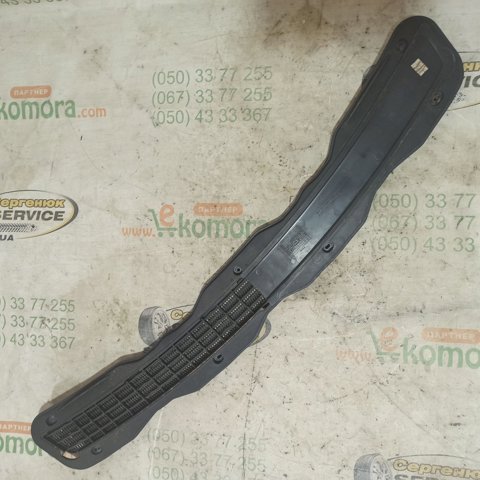 Решітка під лобове скло A2108800705 MERCEDES
