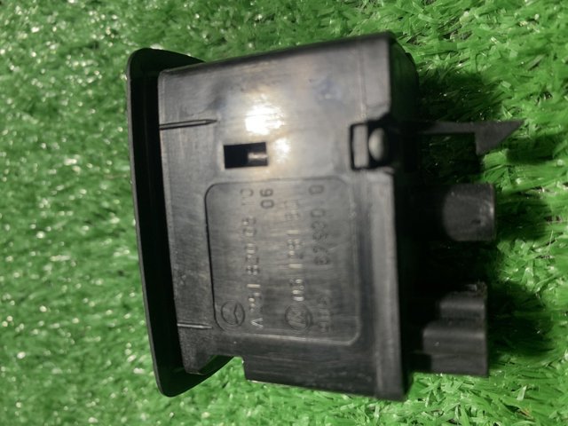 Кнопки переднього правого склопід'ємника A2518200510 MERCEDES