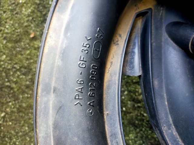 Колектор впускний A6120901937 MERCEDES