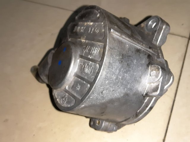 Насос вакуумний A6122300065 MERCEDES