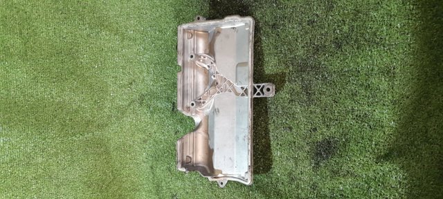 Кришка двигуна декоративна A6400100667 MERCEDES