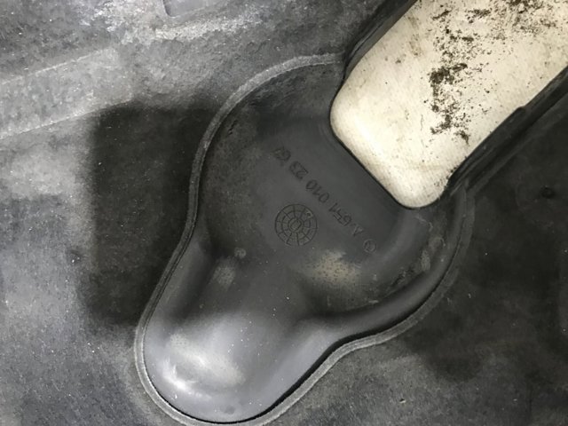 Кришка двигуна декоративна A6510102367 MERCEDES
