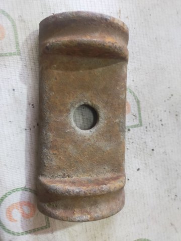 Підкладка під драбину задньої ресори A9013250254 MERCEDES