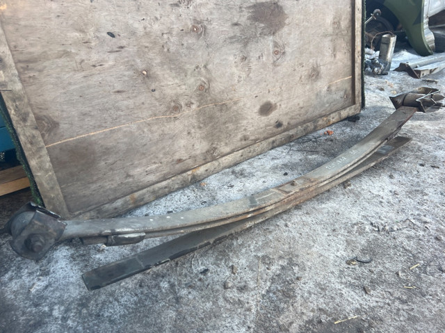 Задня ресора A9043201606 MERCEDES