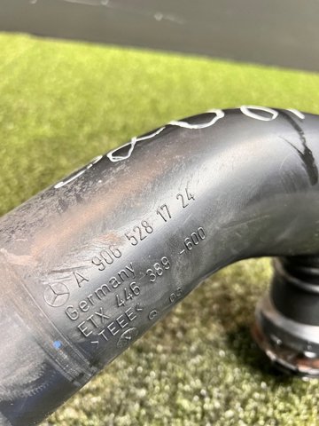 Патрубок повітряний, вихід повітряного фільтра A9065281724 MERCEDES