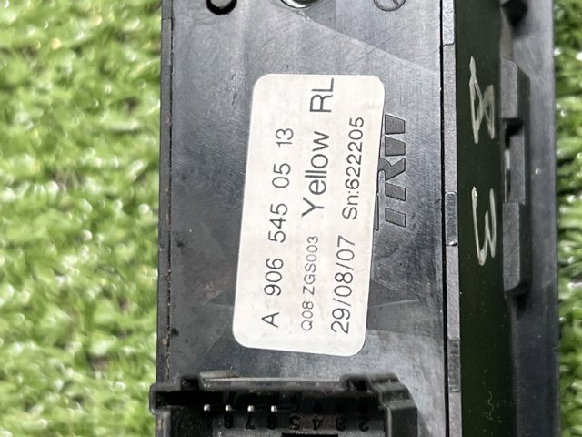 Кнопковий блок керування склопідіймачами передній лівий A9065450513 MERCEDES