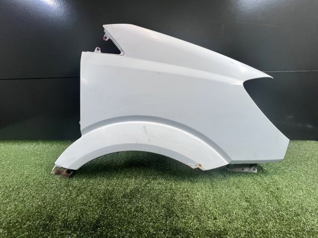 Переднє праве крило A9066377819 MERCEDES