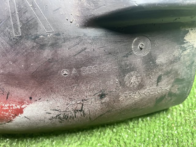 Підкрилок переднього крила, правий задній A9066841377 MERCEDES