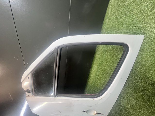 Дверь передня ліва A9067200005 MERCEDES