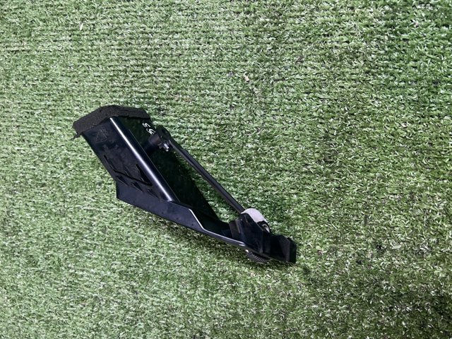 Решітка повітропровода права A9068300354 MERCEDES