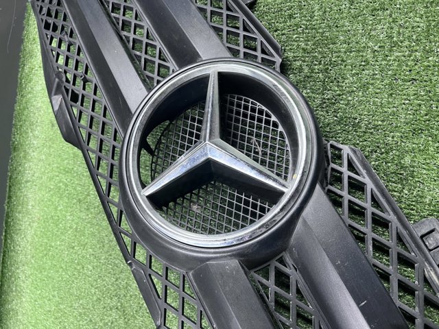 Решітка A9068800385 MERCEDES