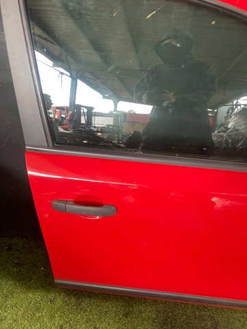 Дверка передня права H01009U0M0 NISSAN