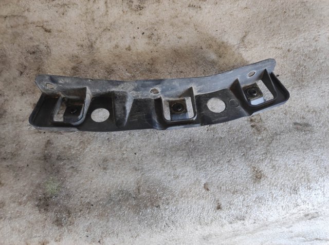 Кронштейн бампера переднього, лівий KD4550163 MAZDA