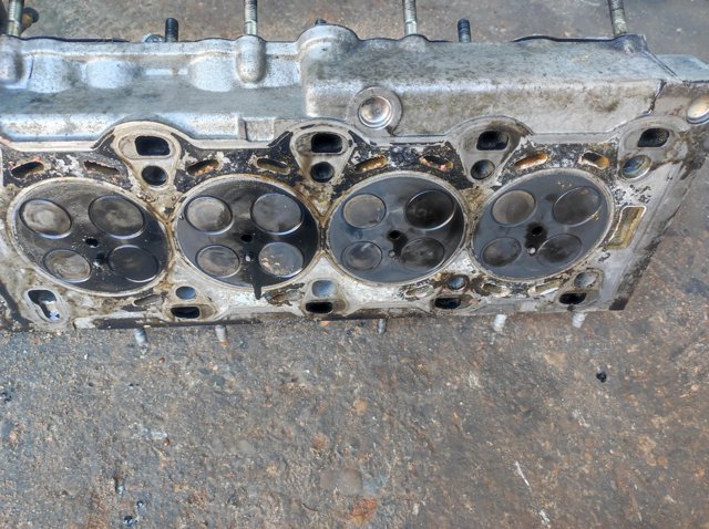 ГБЦ  двигуна R9128018 OPEL