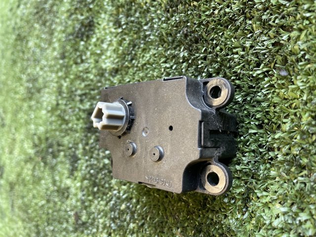 Двигун заслінки рециркуляції повітря T1006419G RENAULT