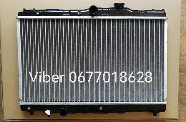 Радіатор охолодження двигуна 1640016150 TOYOTA