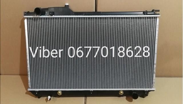 Радіатор системи охолодження двигуна 1640050240 TOYOTA