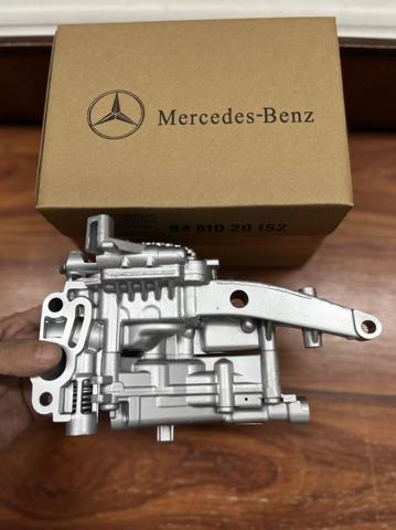 Насос масляний Mercedes GL