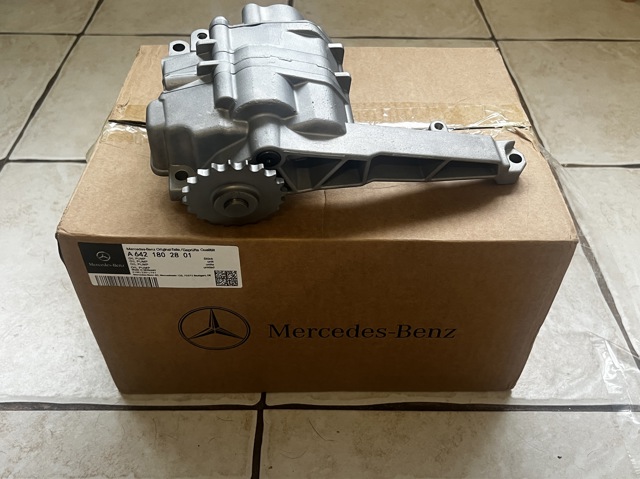Маслонасос 6421802801 MERCEDES