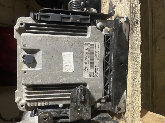 Модуль управління двигуном 03L906022SL VAG
