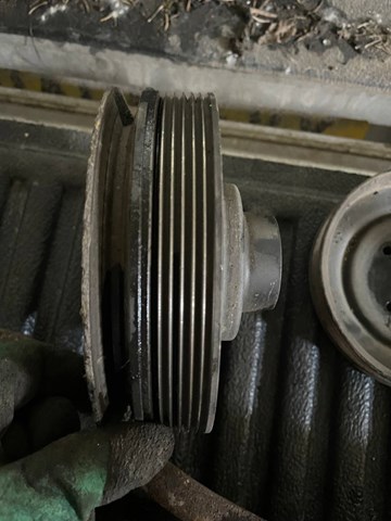 Демпферний шків колінвала 1104A013 MITSUBISHI