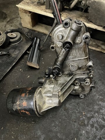 Корпус масляного фільтра 263104X300 HYUNDAI