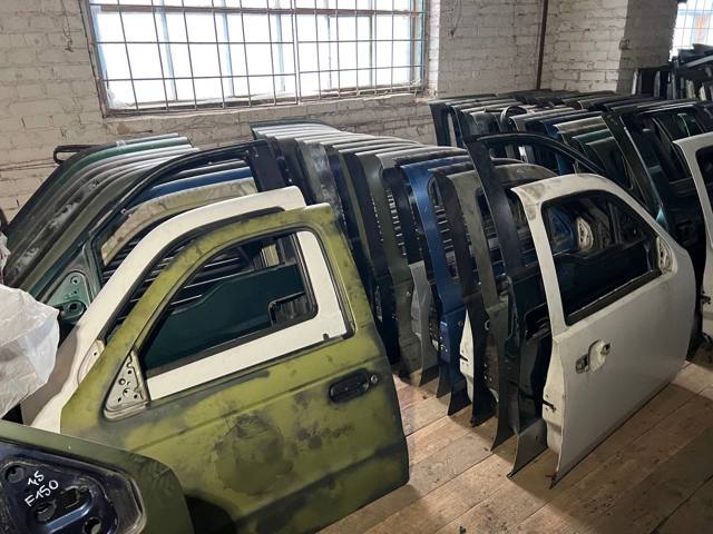 Дверь передня ліва 5064252 FORD
