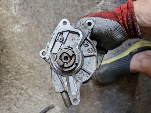 Насос вакуумний 5175850AA CHRYSLER