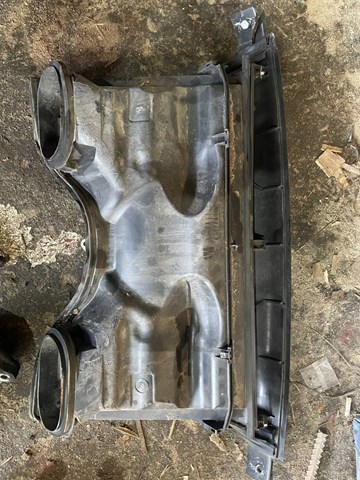 Огорожа, рамка під лобове скло 64318409041 BMW