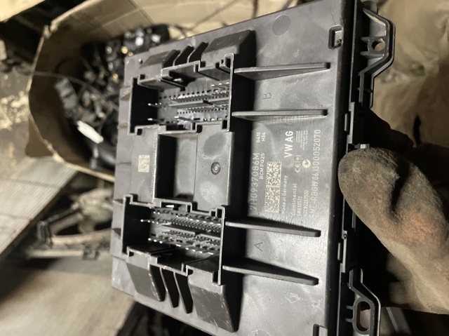7H0937086 VAG