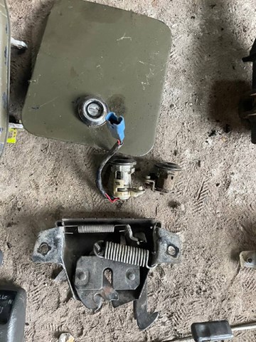 Запор капота (замок і привід замка капота) MB669561 MITSUBISHI