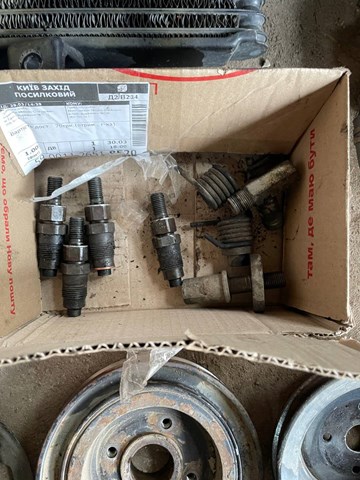 Форсунка дизельна в зборі, розпилювач + тримач MD103301 MITSUBISHI