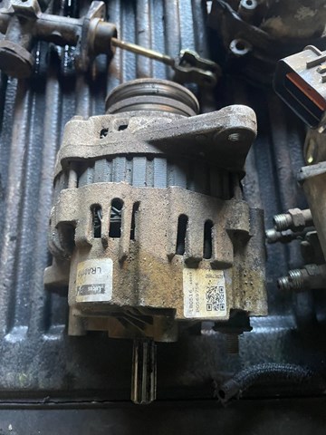 Авто генератор MD366051 MITSUBISHI