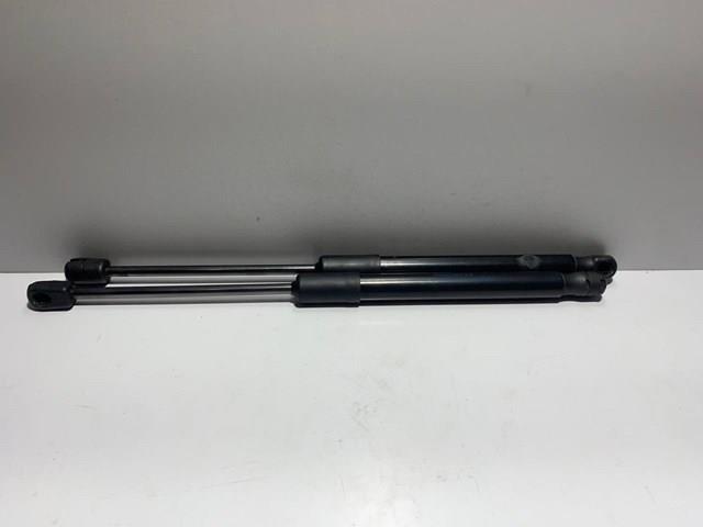 Упор капота 3V0823359A VAG