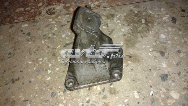 Кронштейн подушки (опори) двигуна, правої 4B0199308 VAG