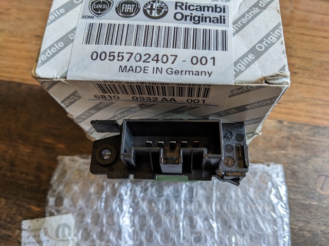 Регулятор оборотів пічки 55702407 FIAT