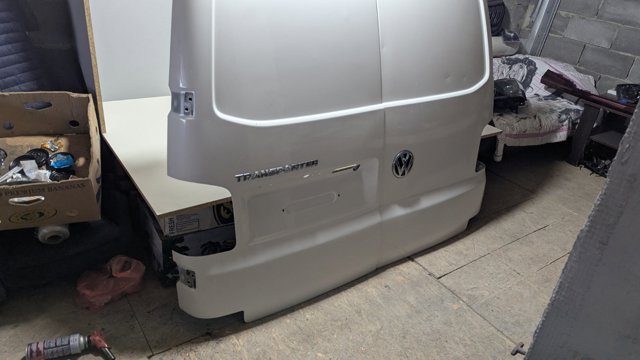 Двері фургона задні, розпашні, праві 7H0827092AP VAG