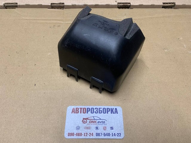 Решітка вентиляційна задня 8K0819161B VAG