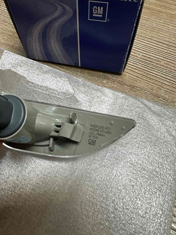 Покажчик повороту крила 95434684 GM