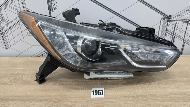 Фара передня права 260109NF0D NISSAN