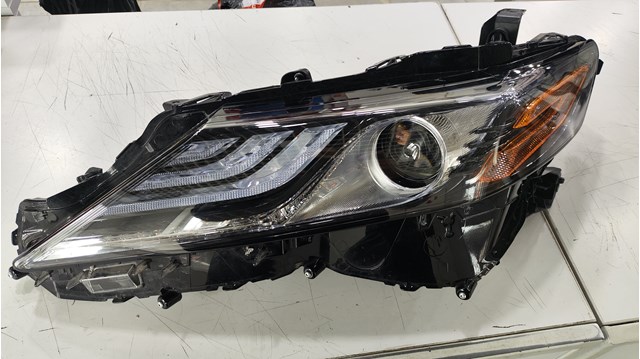 Фара ліва передня 8115006G30 TOYOTA